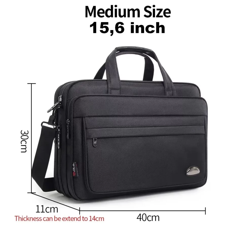 Svart laptopväska 15,6 tum med robust dragkedja och vattentåligt material. Professionellt utseende för kontor eller resa.